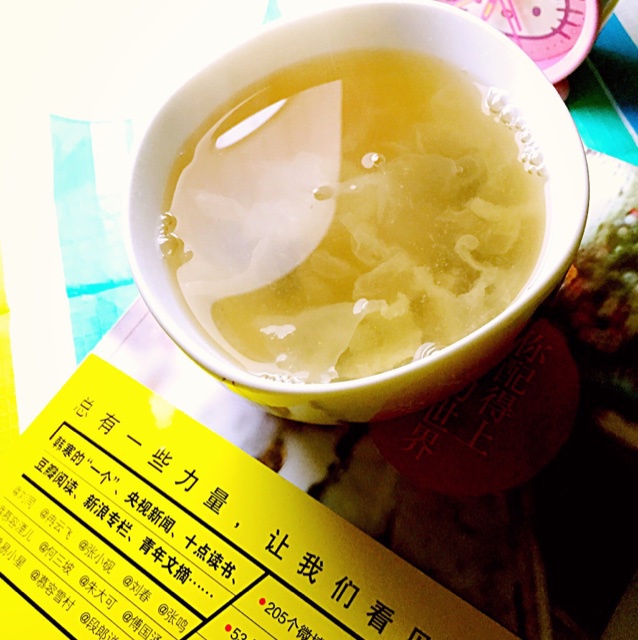 银耳银杏炖雪梨