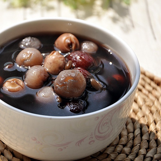 黑豆桂圆莲子红豆汤 黑豆桂圆莲子红豆汤
