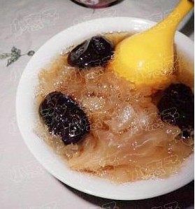 红枣银耳羹 红枣银耳羹