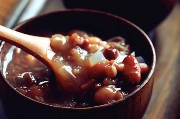 银耳莲子桂圆八宝粥 银耳莲子桂圆八宝粥