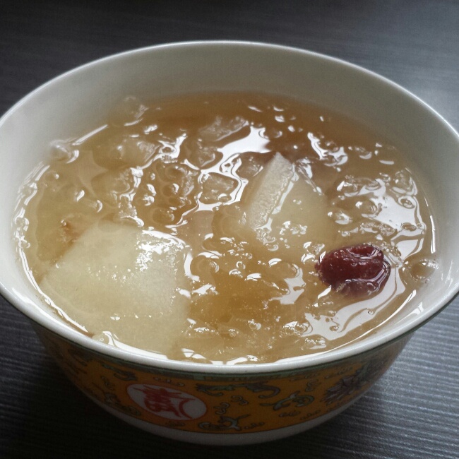 银耳桃胶养颜汤 银耳桃胶养颜汤