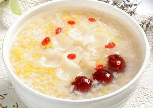 银耳红枣黄豆糯米糊 银耳红枣黄豆糯米糊