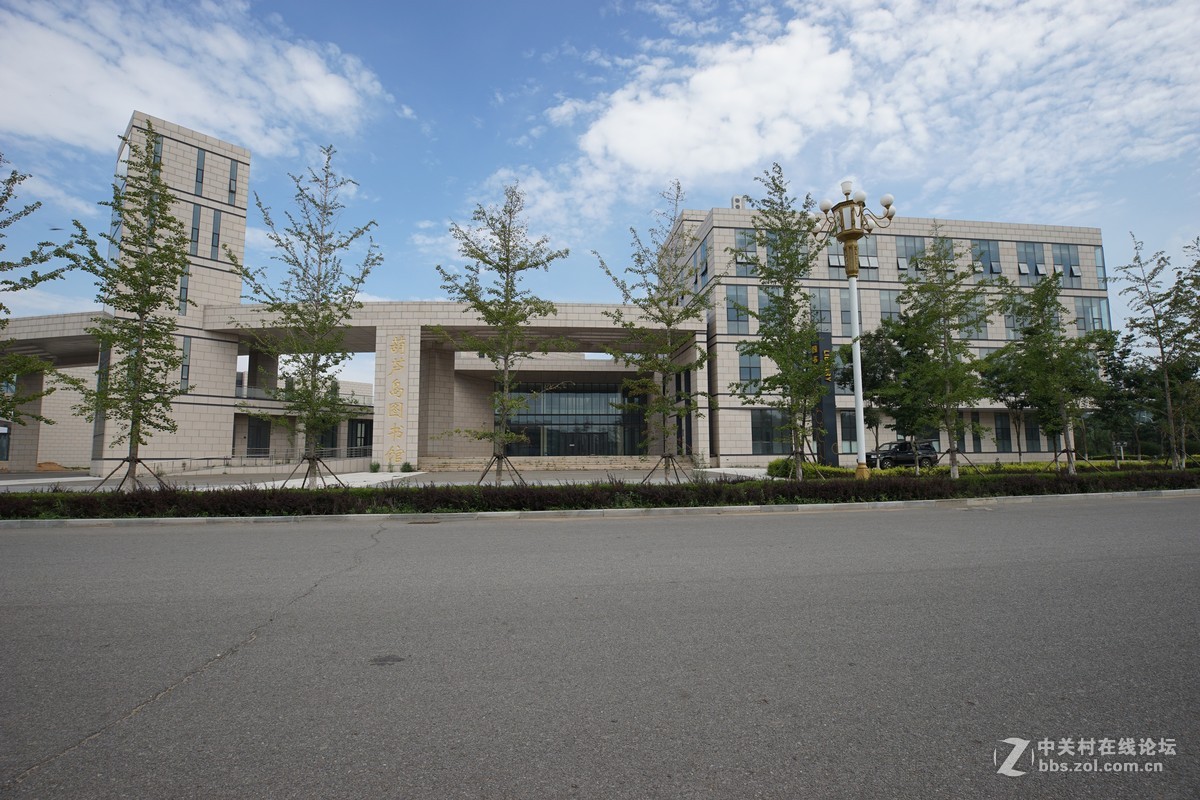 葫芦岛市图书馆 葫芦岛市图书馆