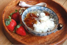 牛奶蛋白炖桃胶