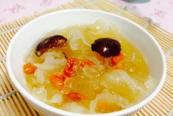 红枣蜜瓜银耳羹 红枣蜜瓜银耳羹