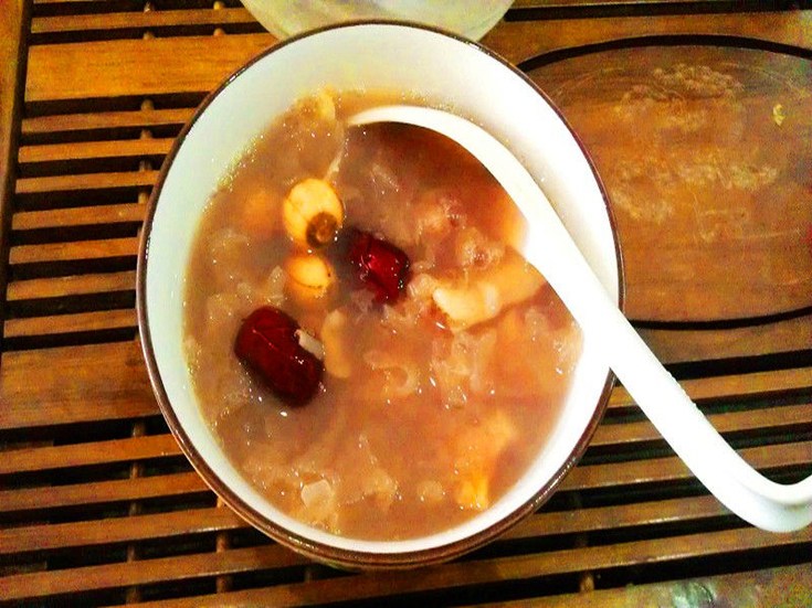 红莲银耳羹 红莲银耳羹