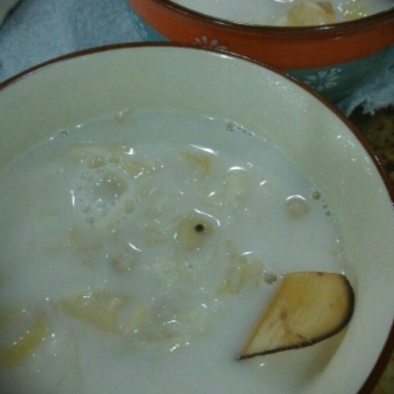 椰奶莲子百合糖水 椰奶莲子百合糖水