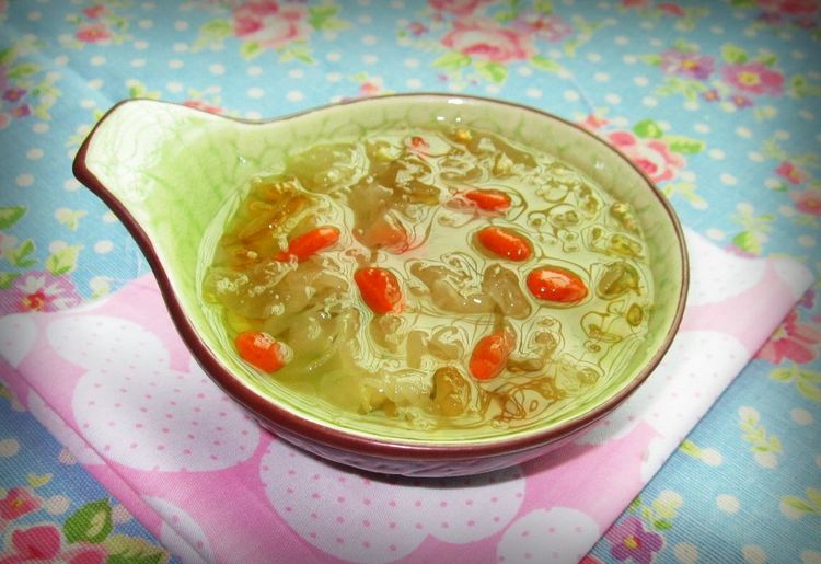 桃胶银耳羹 桃胶银耳羹