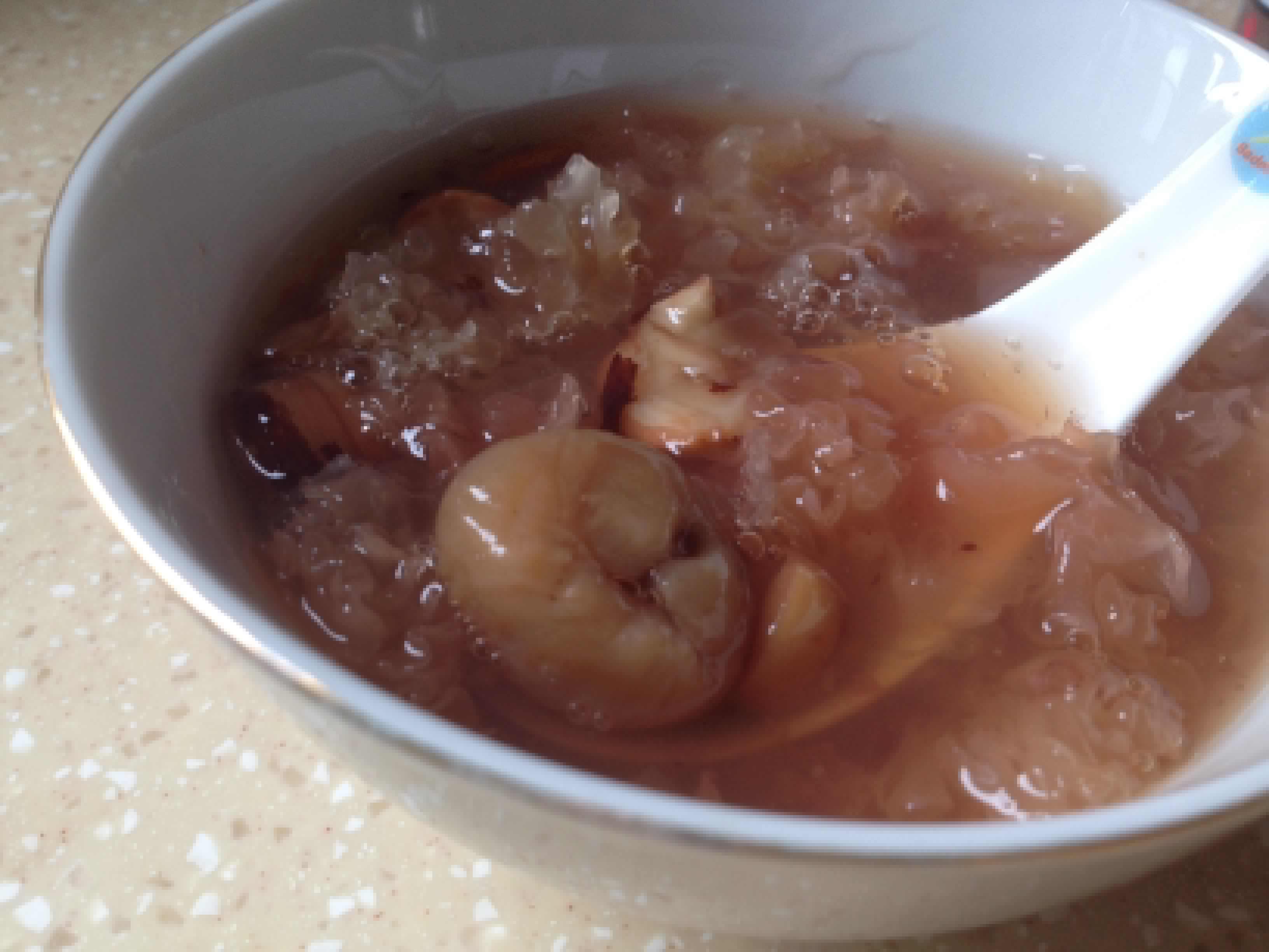 桂圆红枣莲子炖银耳 桂圆红枣莲子炖银耳