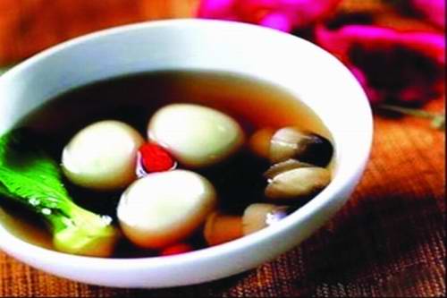 枸杞桂圆鸽蛋汤