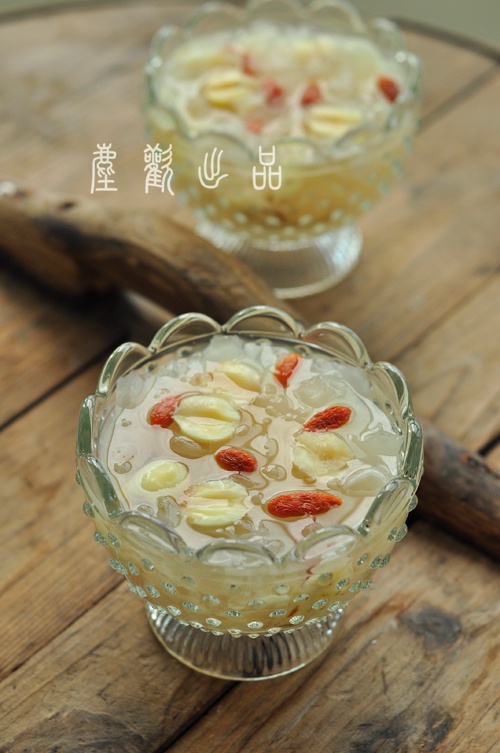 皂角米银耳莲子羹 皂角米银耳莲子羹