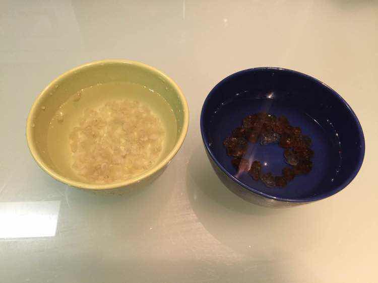 桃胶皂角米木瓜羹