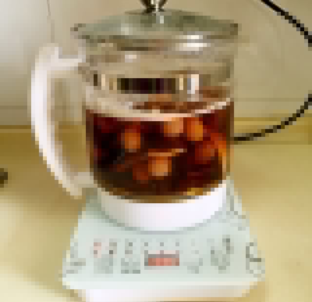 阿黄芪红枣桂圆茶
