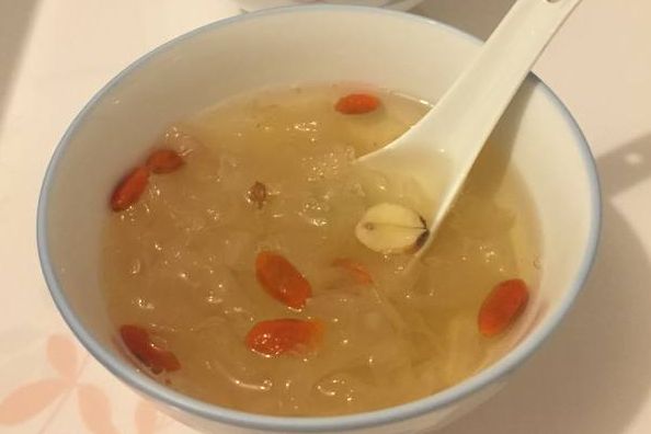 银花莲子羹