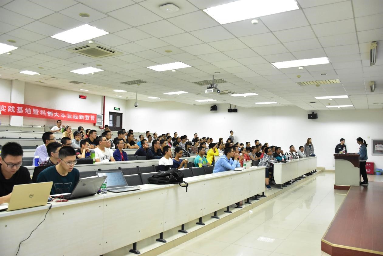 北京理工大学机器人队 北京理工大学机器人队