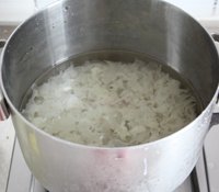 桂花红枣银耳雪梨汤