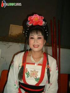 李新花 李新花