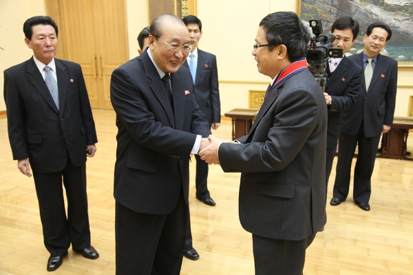 参赞 参赞
