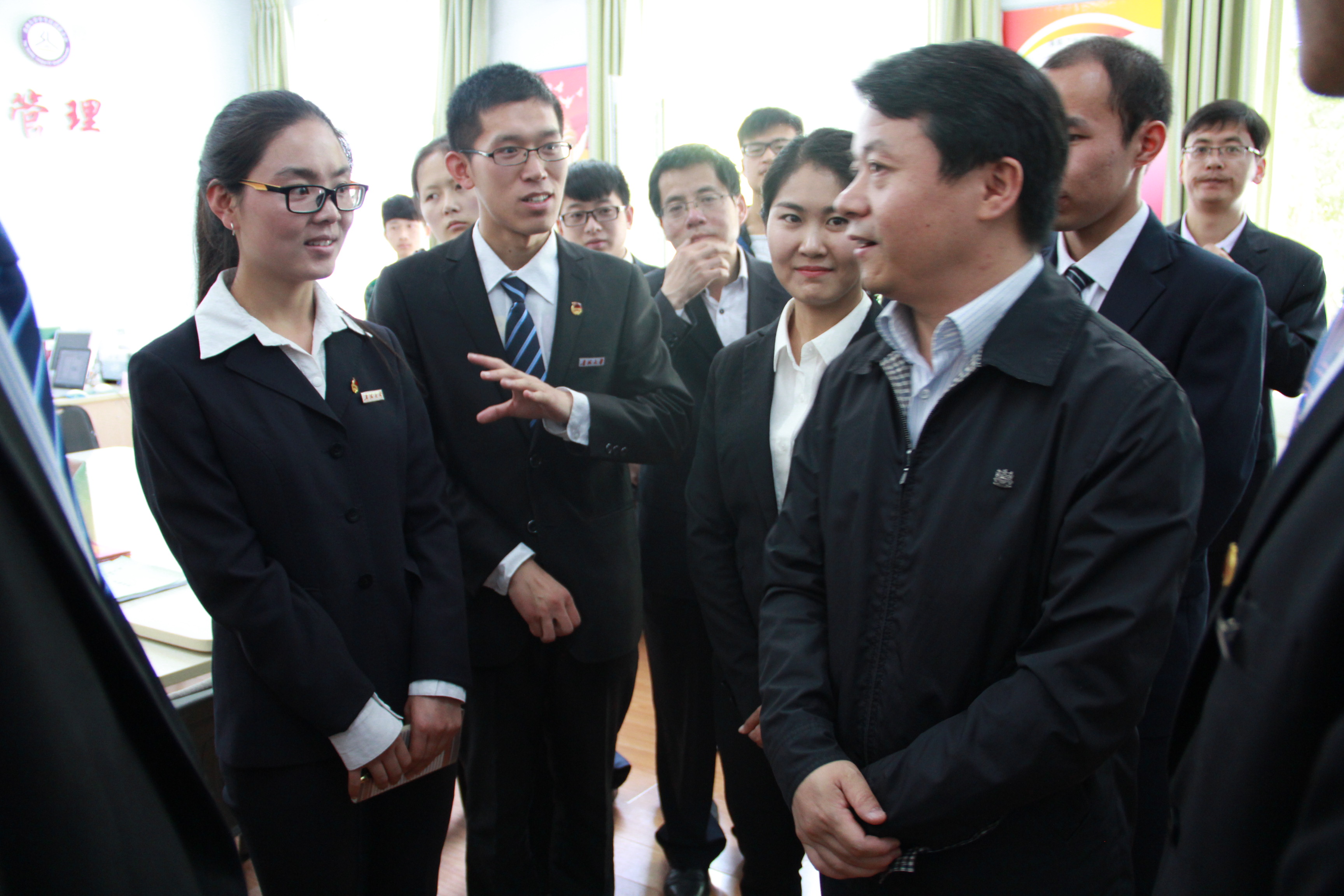 团中央书记处书记傅振邦视察社联办公室 团中央书记处书记傅振邦视察社联办公室