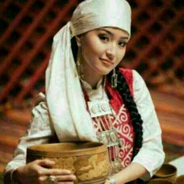 柯尔克孜妇女 柯尔克孜妇女