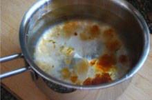 牛奶蛋白炖桃胶