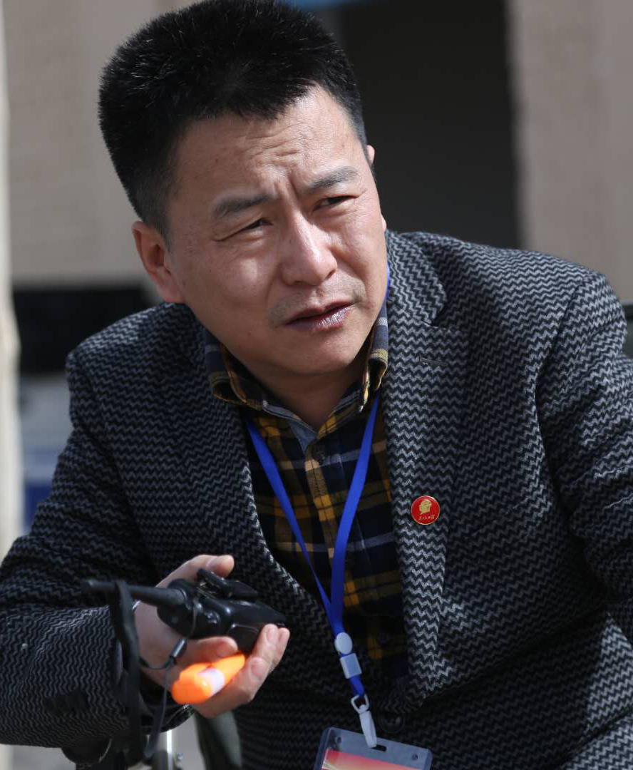 张万一(中国内地男导演、影视编剧) 张万一(中国内地男导演、影视编剧)