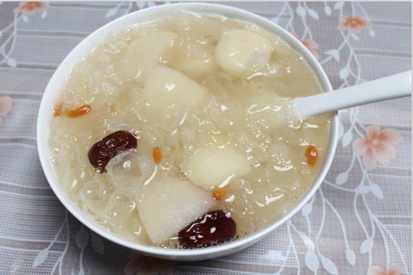 马蹄雪梨银耳汤 马蹄雪梨银耳汤