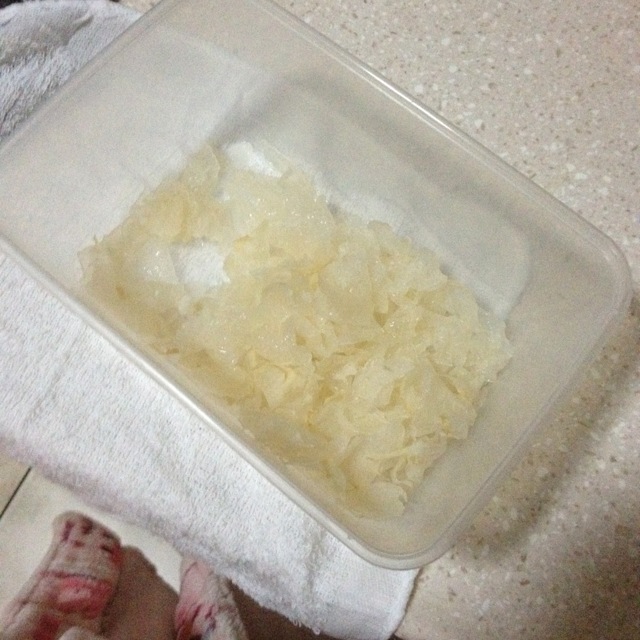 桂圆莲子红枣炖银耳