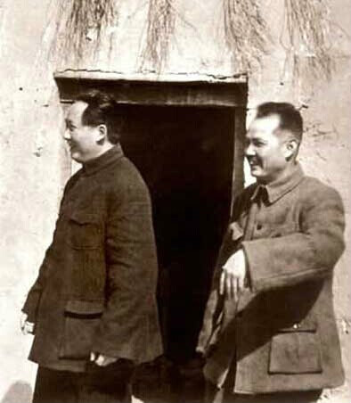 1944年,毛泽东和叶剑英在延安 1944年,毛泽东和叶剑英在延安