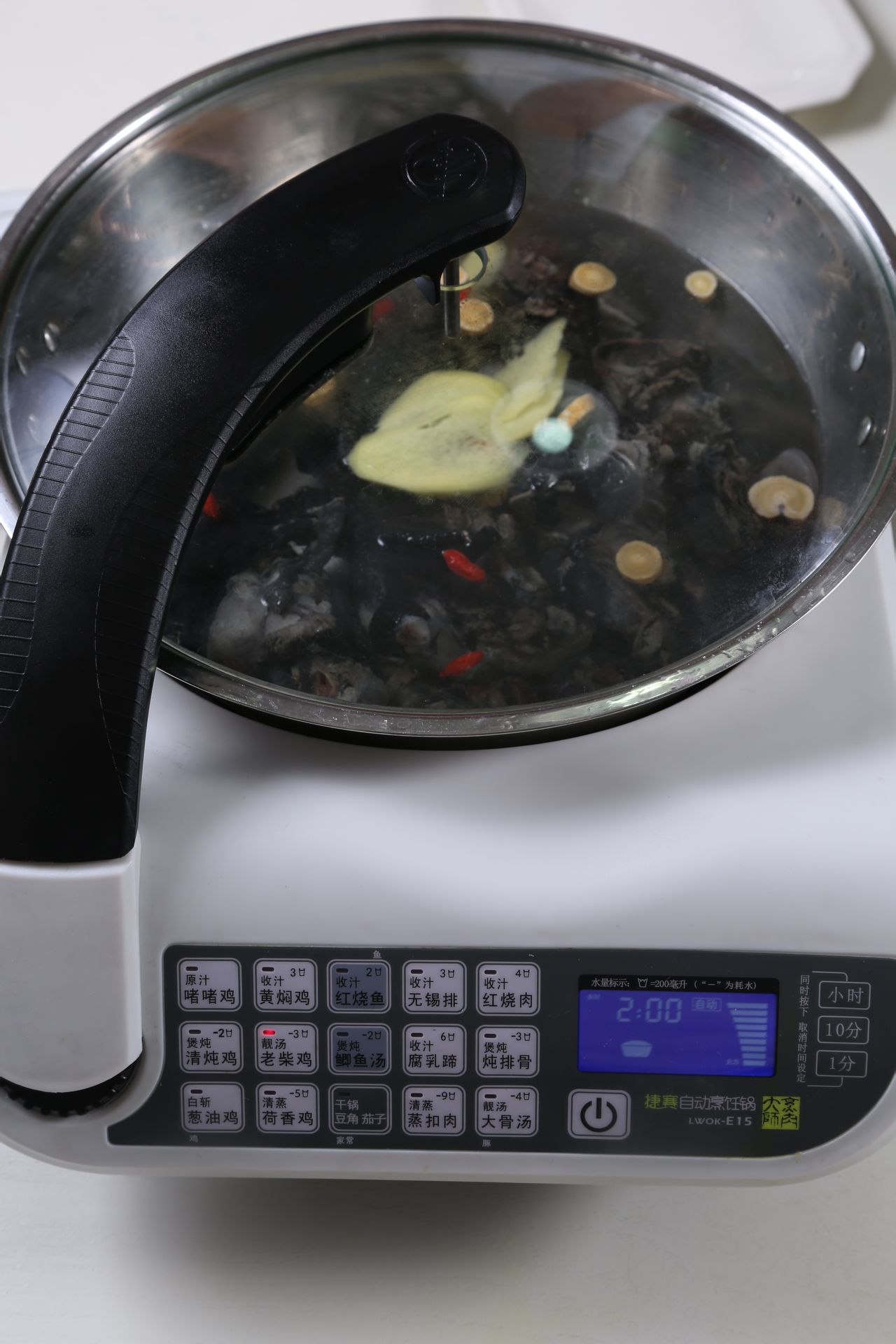黄芪乌鸡滋补汤