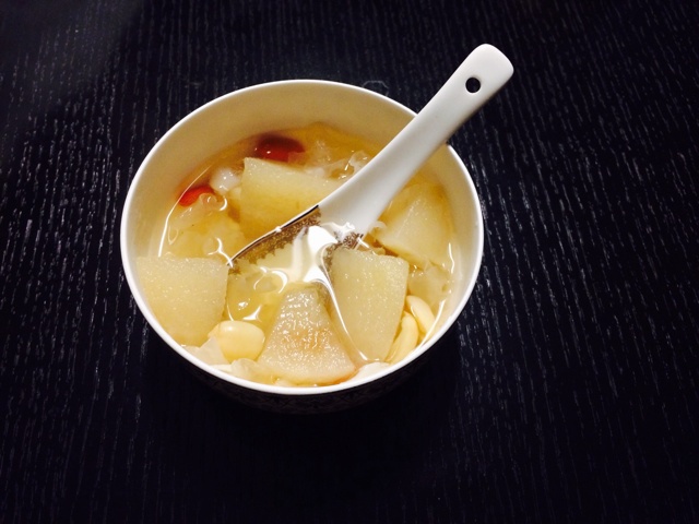 银耳百合莲子雪梨羹