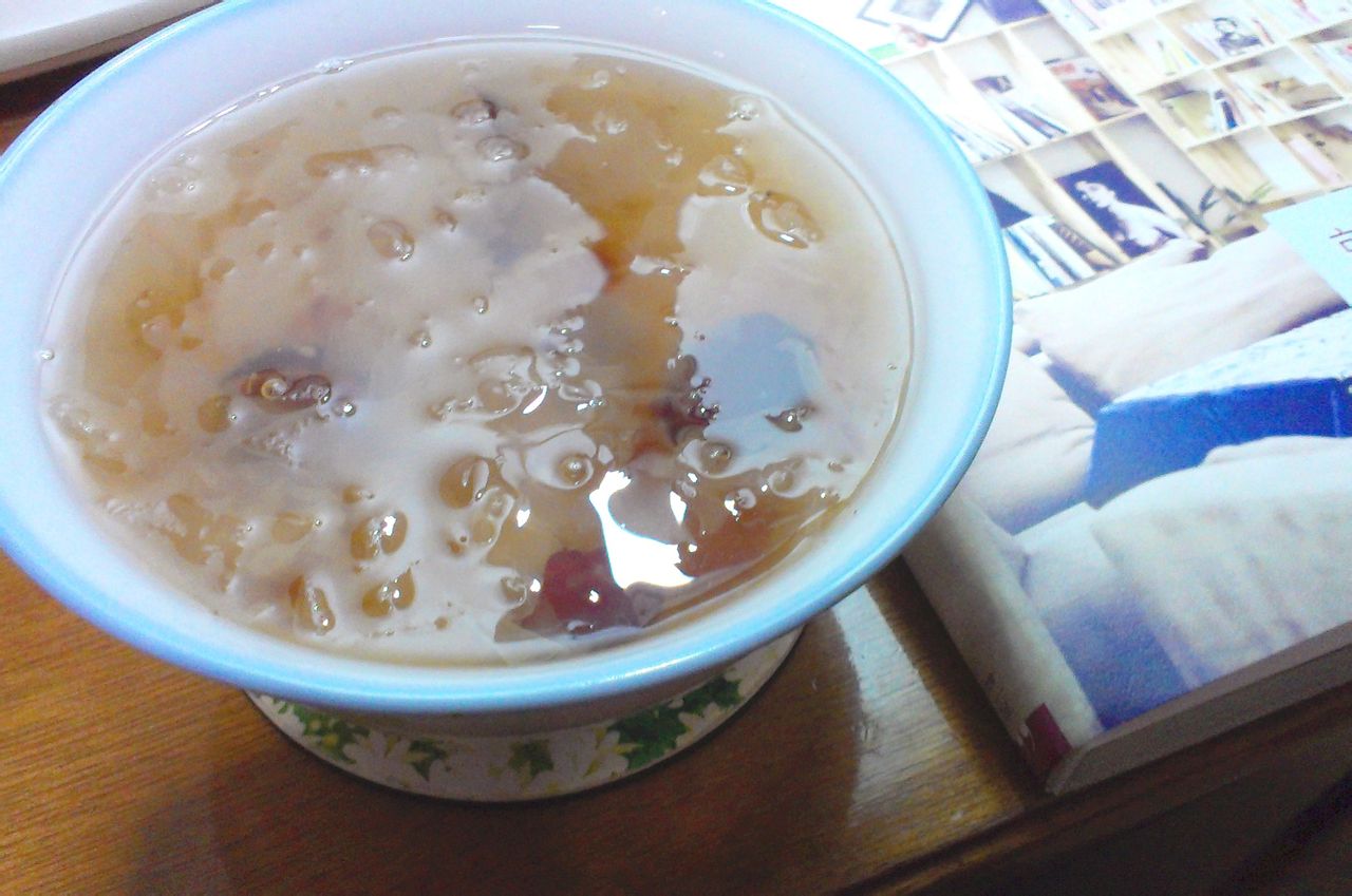 银耳桃胶红枣羹 银耳桃胶红枣羹