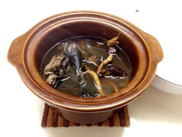 补血滋补乌鸡汤