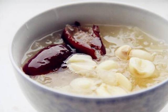 洋参莲子桂圆粥