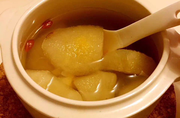 菊花冰糖雪梨银耳汤 菊花冰糖雪梨银耳汤