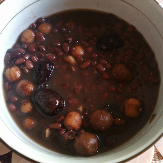 红豆莲子桂圆粥 红豆莲子桂圆粥