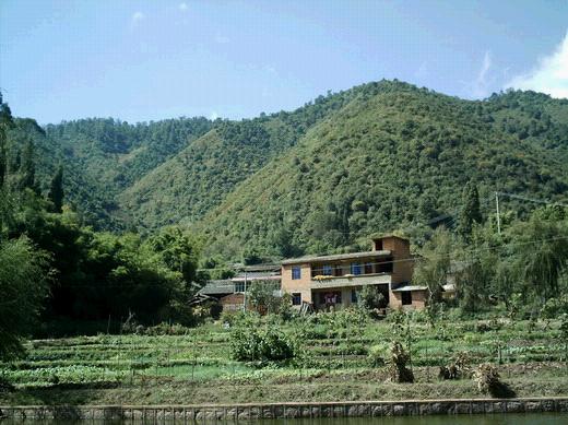 云南富民县散旦乡甸头村委会后箐村村庄一角 云南富民县散旦乡甸头村委会后箐村村庄一角
