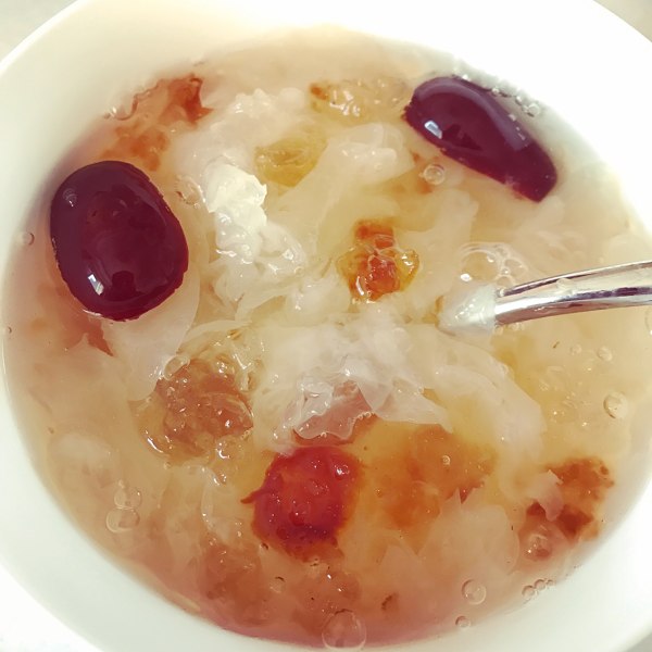 山竹桃胶雪耳羹 山竹桃胶雪耳羹