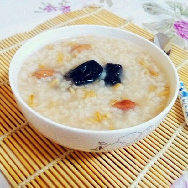 桂圆红枣燕麦粥