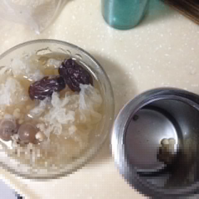 保温杯银耳羹