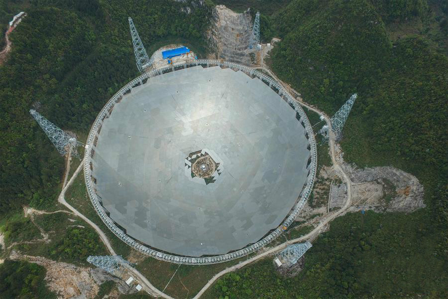 4月10日拍摄建设中的500米口径FAST工程 4月10日拍摄建设中的500米口径FAST工程