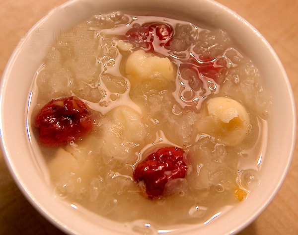 银耳花生红枣羹 银耳花生红枣羹