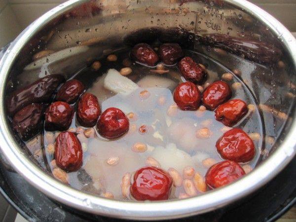 黄豆花生红枣汤