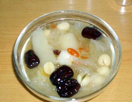 莲子银耳梨 莲子银耳梨