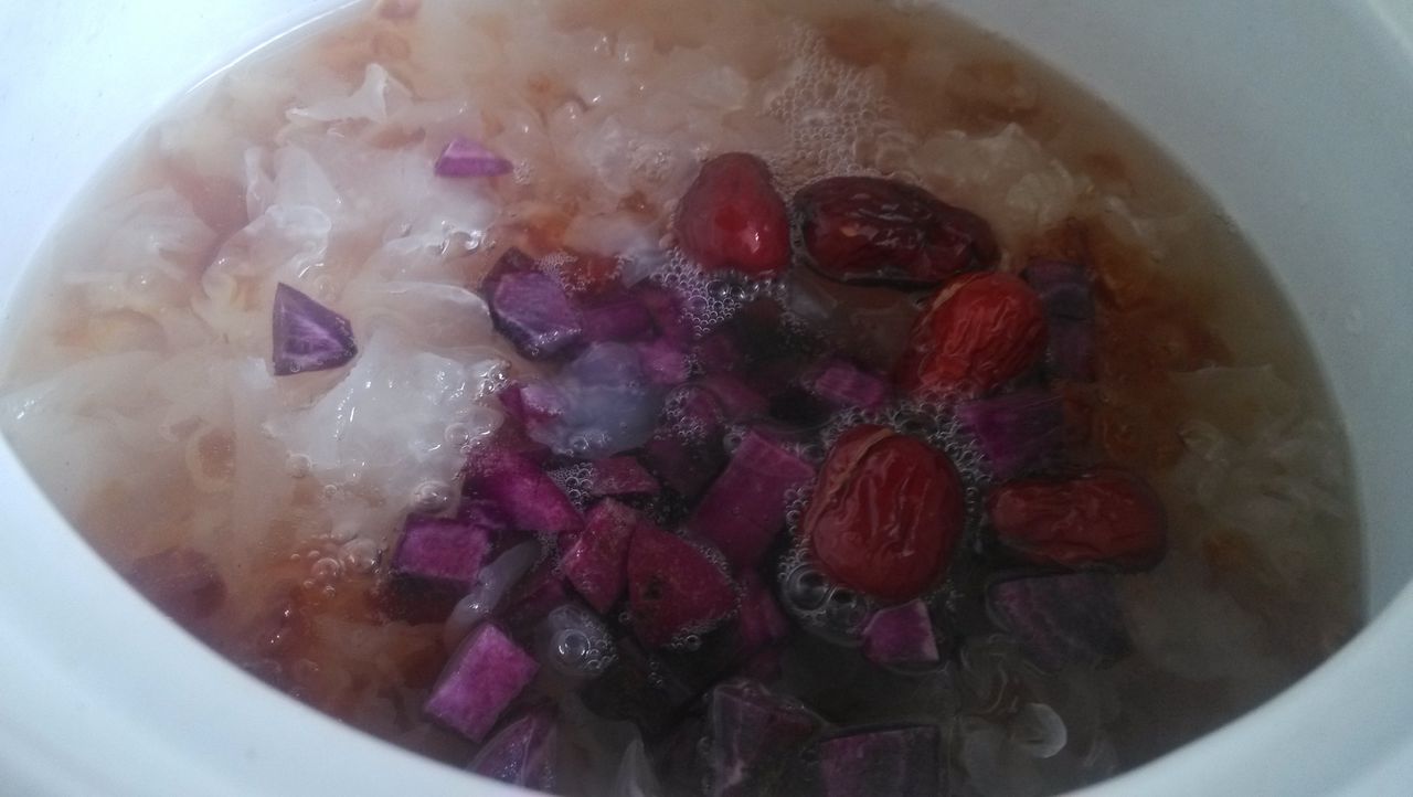 桃胶银耳紫薯糖水