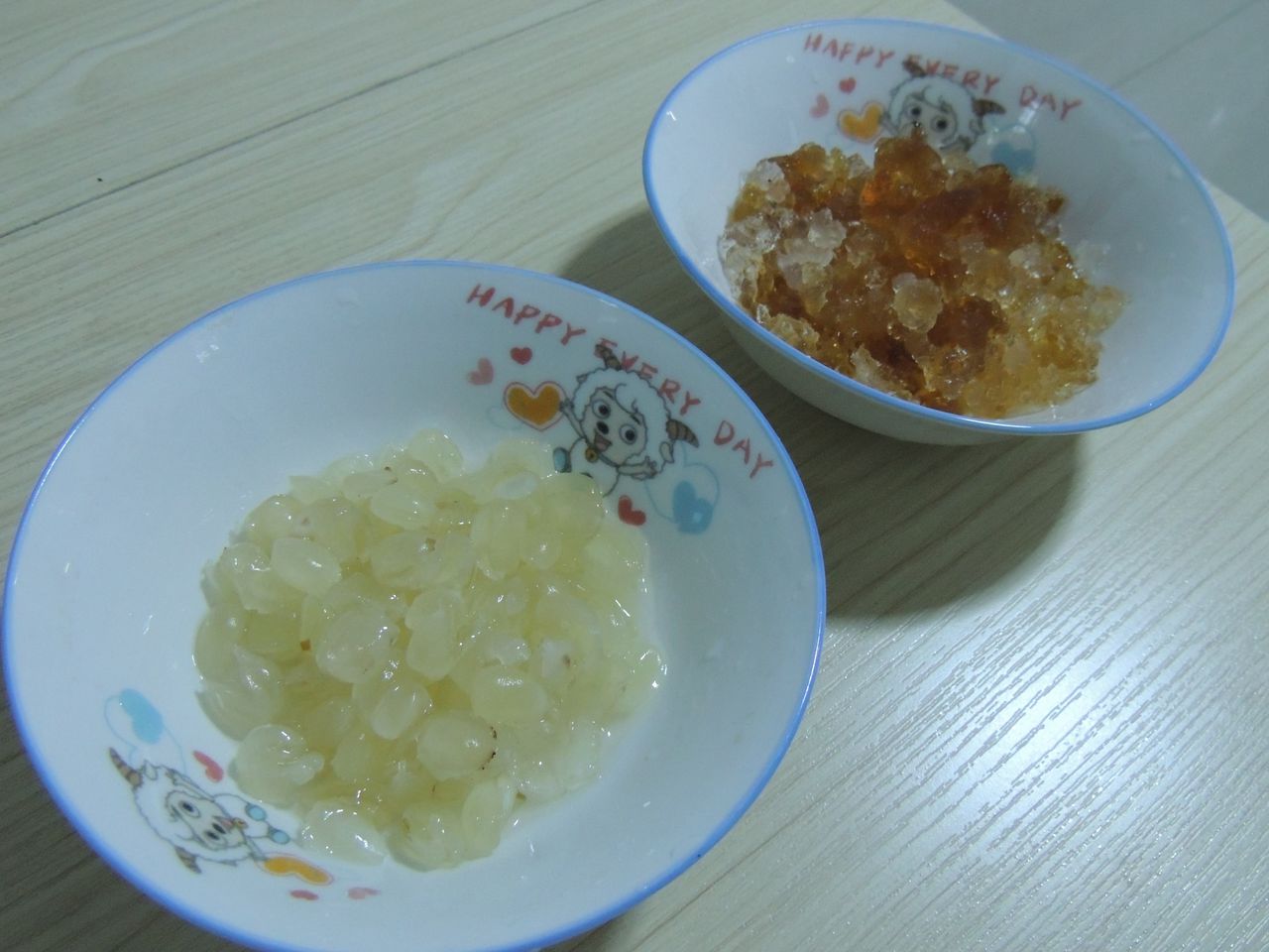 雪梨桃胶皂角米羹