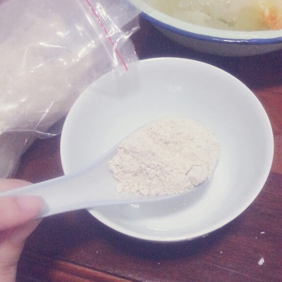 红枣银耳薏仁粉羹