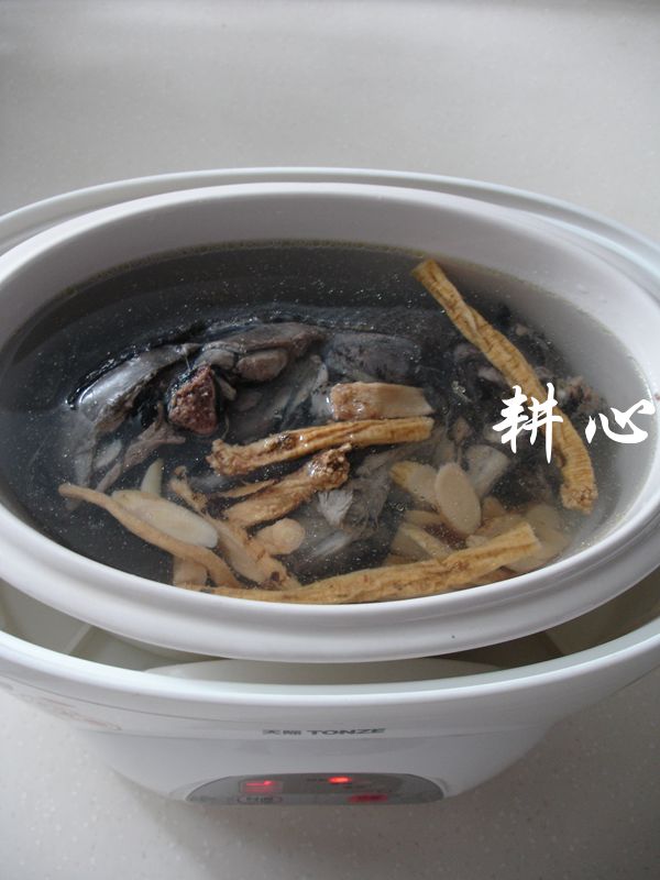 党参黄芪乌鸡汤