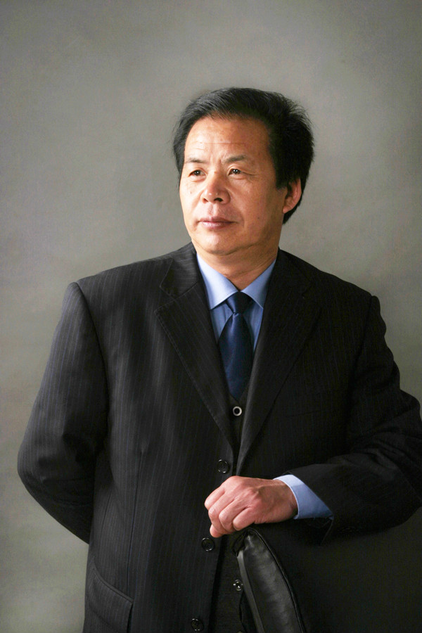 刘忠义(书画双手撰写奇人) 刘忠义(书画双手撰写奇人)