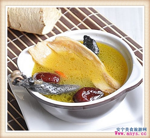 黄芪蘑菇炖鸡汤 黄芪蘑菇炖鸡汤